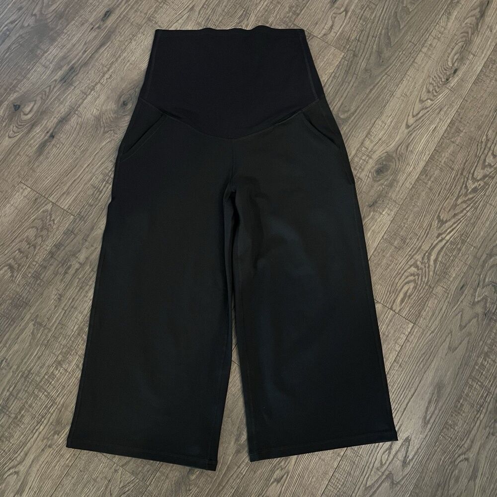 G4Free Women’s Maternity Pants Medium  Cropped Wide Leg